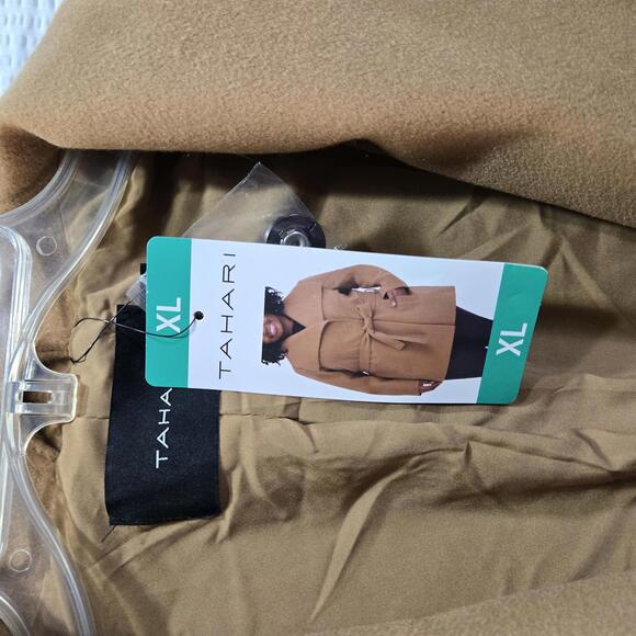 Tahari Wrap Style Women's XL Water Resistant Snap Closure Lt Brown Coat NWT - Picture 5 of 9